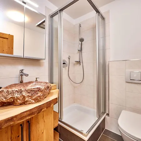 شقة In Mit Grossem Balkon By Interhome جارمش بارتنكيرشن